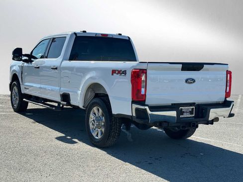 Used 2023 Ford F350 XLT AWD/4WD image 5
