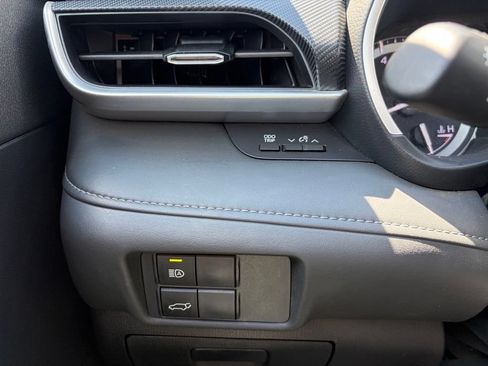 Used 2022 Toyota Highlander XSE AWD/4WD image 36