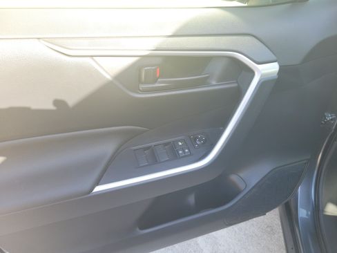 Used 2024 Toyota RAV4 LE FWD image 20