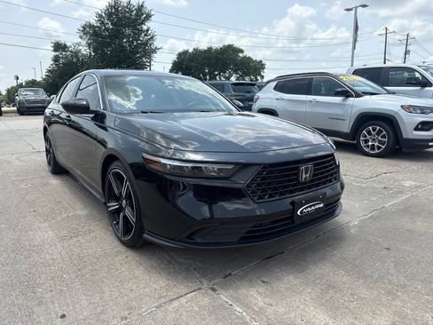 Used 2024 Honda Accord Sport image 3