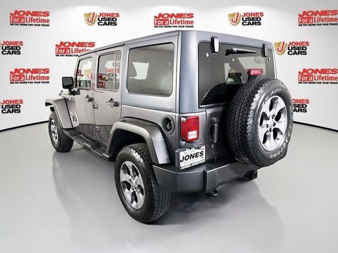 Used 2016 Jeep Wrangler Unlimited Sahara w/ Max Tow Package AWD/4WD image 2