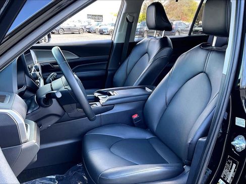 Certified 2025 Toyota Grand Highlander XLE image 7