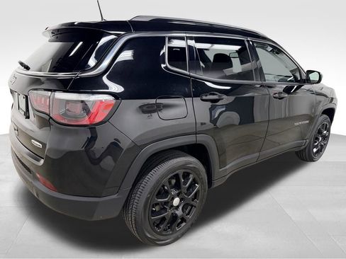 Used 2023 Jeep Compass Latitude AWD/4WD image 7