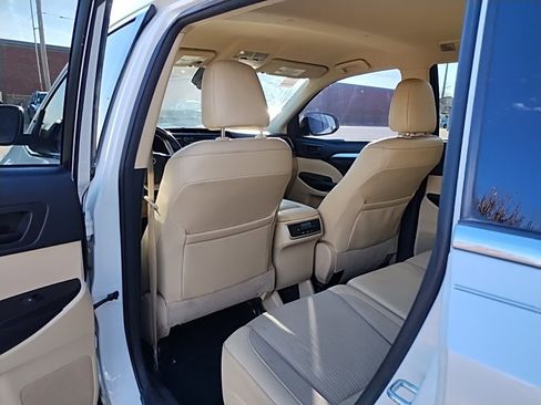 Used 2018 Toyota Highlander Plus image 38