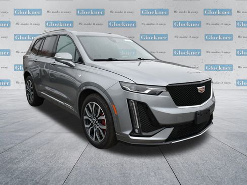 Used 2024 Cadillac XT6 Sport image 3