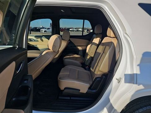 Used 2023 Chevrolet Traverse Premier image 26