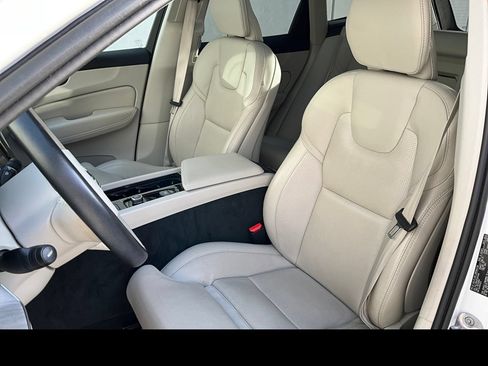 Certified 2023 Volvo XC60 B5 Ultimate w/ Climate Package AWD/4WD image 8