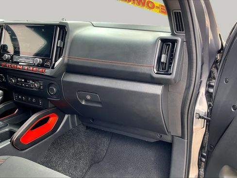 Used 2026 Nissan Frontier PRO-4X AWD/4WD image 17