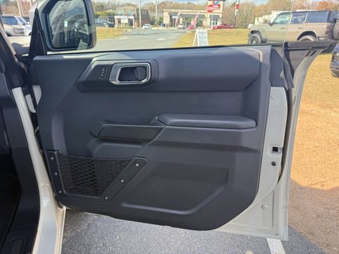 Used 2025 Ford Bronco Big Bend image 32