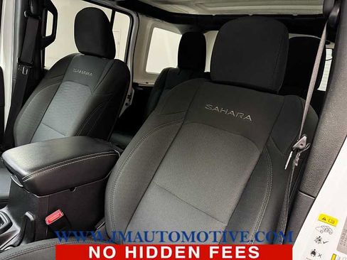 Used 2019 Jeep Wrangler Unlimited Sahara w/ Cold Weather Group AWD/4WD image 12