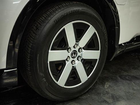 Used 2024 Honda Prologue Touring image 3