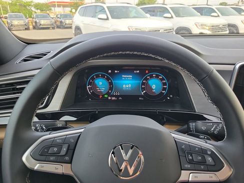 New 2026 Volkswagen Atlas Cross Sport SE FWD image 17