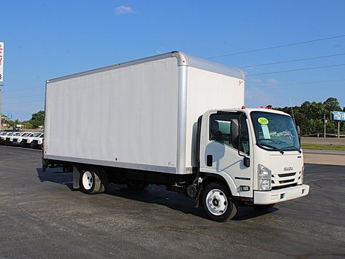 Used 2019 Isuzu NPR RWD image 3