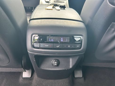 Used 2024 Hyundai Palisade SEL FWD image 18