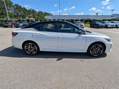 New 2025 Nissan Sentra SR w/ Trunk Package image 2