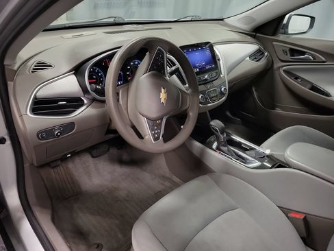 Used 2022 Chevrolet Malibu LS w/ Driver Confidence Package II FWD image 16