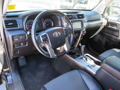 Used 2016 Toyota 4Runner SR5 image 14