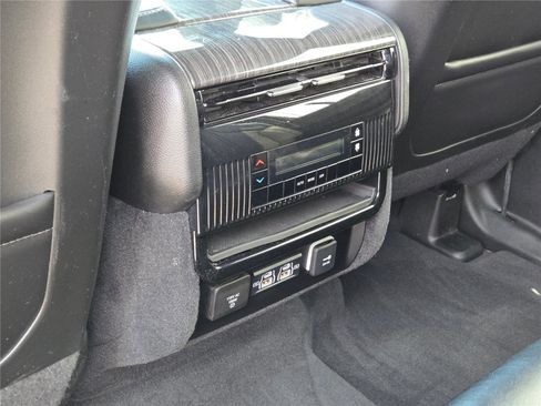 Used 2022 Jeep Wagoneer Series II AWD/4WD image 17