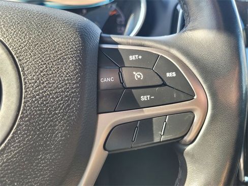 Used 2021 Jeep Grand Cherokee Laredo X image 26