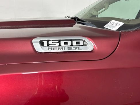 Used 2019 RAM 1500 Laramie AWD/4WD image 11