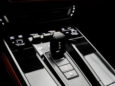 Used 2020 Porsche 911 Carrera RWD image 62