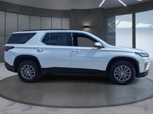 Used 2023 Chevrolet Traverse LT image 7