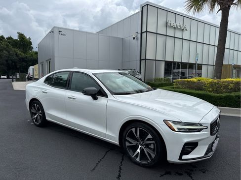 Used 2024 Volvo S60 B5 Core FWD image 2