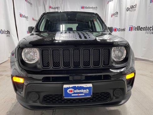 Used 2023 Jeep Renegade Latitude AWD/4WD image 2