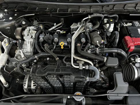 Used 2024 Nissan Altima 2.5 SV FWD image 32