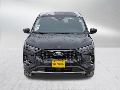 Used 2023 Ford Escape Platinum image 2