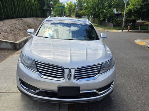 Used 2016 Lincoln MKX Reserve w/ Luxury Package AWD/4WD image 2