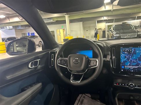 Certified 2023 Volvo XC40 Recharge Plus image 23