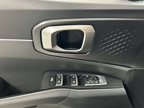 Certified 2023 Kia Sorento LX AWD/4WD image 11