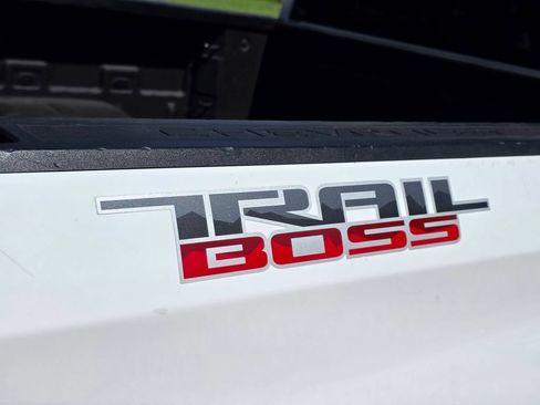 Used 2021 Chevrolet Silverado 1500 LT Trail Boss AWD/4WD image 27