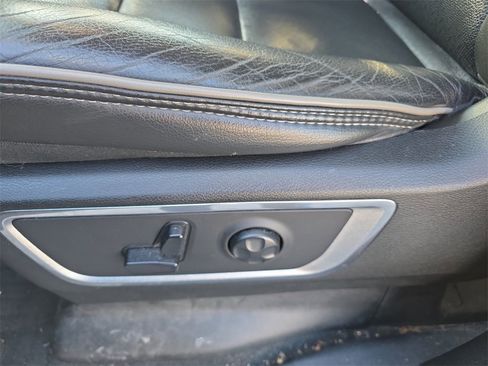 Used 2019 RAM 1500 Laramie image 13