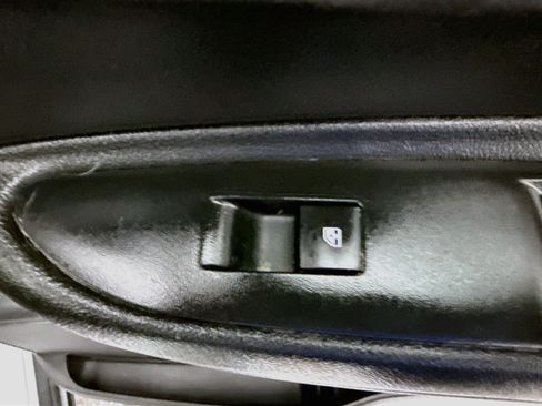 Used 2019 Chevrolet Trax LS FWD image 29