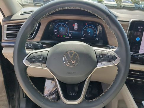 Certified 2024 Volkswagen Atlas SE FWD image 31