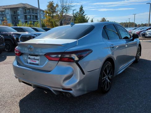 Certified 2022 Toyota Camry SE image 6