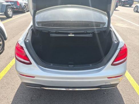 Used 2018 Mercedes-Benz E 300 image 22