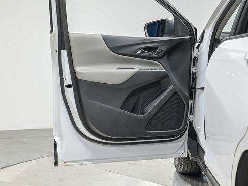 Used 2024 Chevrolet Equinox LS w/ LS Convenience Package image 12