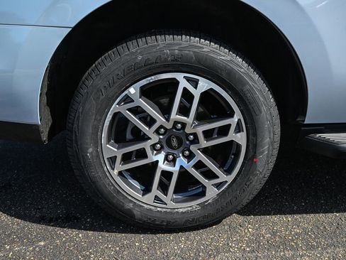 Certified 2025 Ford Expedition Active image 14