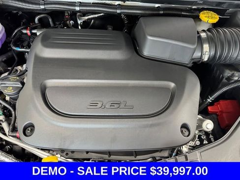 Used 2026 Chrysler Pacifica Select FWD image 22