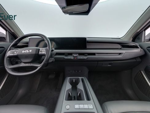 Used 2024 Kia EV9 Light Long Range RWD image 28