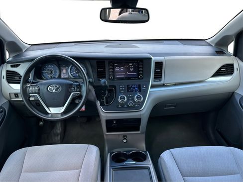 Used 2020 Toyota Sienna LE image 33