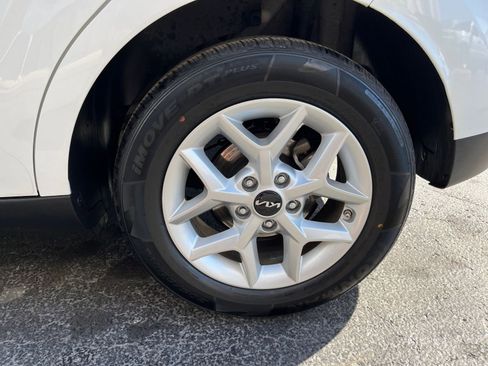 Used 2025 Kia Soul LX w/ LX Technology Package image 28