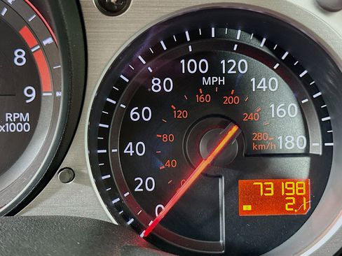 Used 2014 Nissan 370Z Coupe image 18