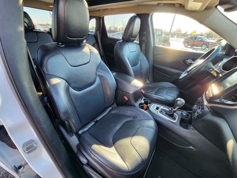Used 2014 Jeep Cherokee Limited image 16
