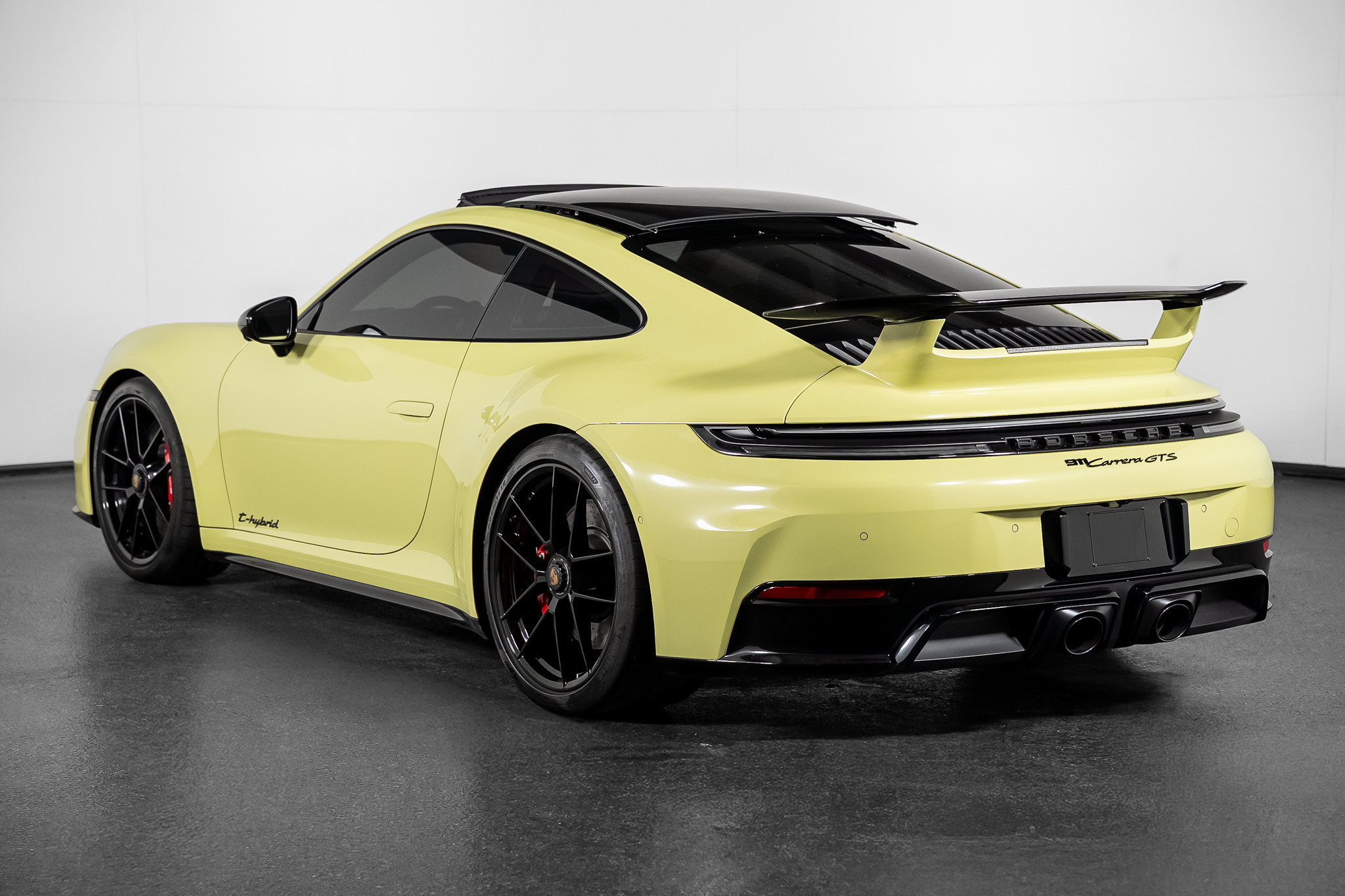 Used 2026 Porsche 911 Carrera GTS RWD image 24