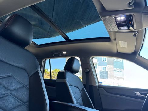 New 2025 Volkswagen Atlas Peak Edition SE image 15