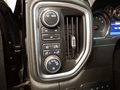 Used 2021 Chevrolet Silverado 2500 LT w/ Convenience Package image 17